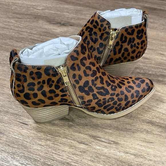 Very Volatile Women's 7 Gracemont Leopard Cheetah Print Leather Ankle Booties - Picture 7 of 8